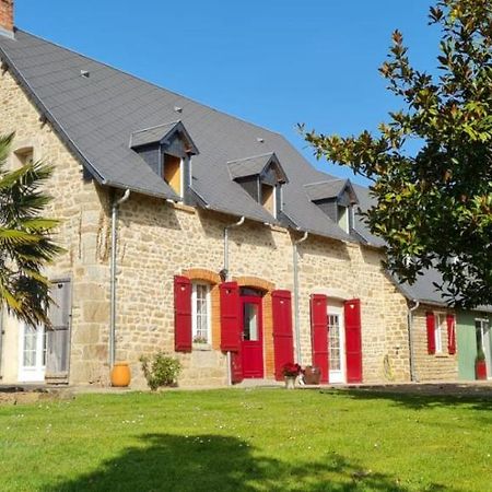 Isigny-le-Buat La Pichonniere B&B 외부 사진
