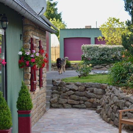 Isigny-le-Buat La Pichonniere B&B 외부 사진