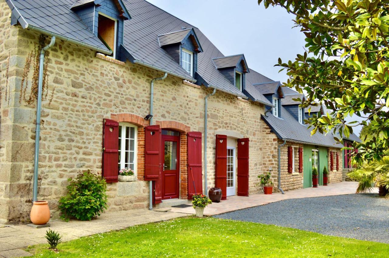 Isigny-le-Buat La Pichonniere B&B 외부 사진