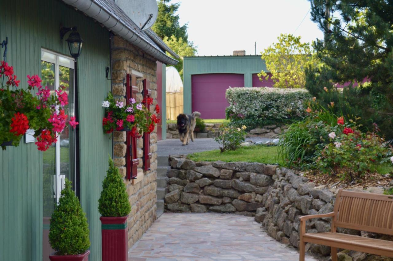 Isigny-le-Buat La Pichonniere B&B 외부 사진
